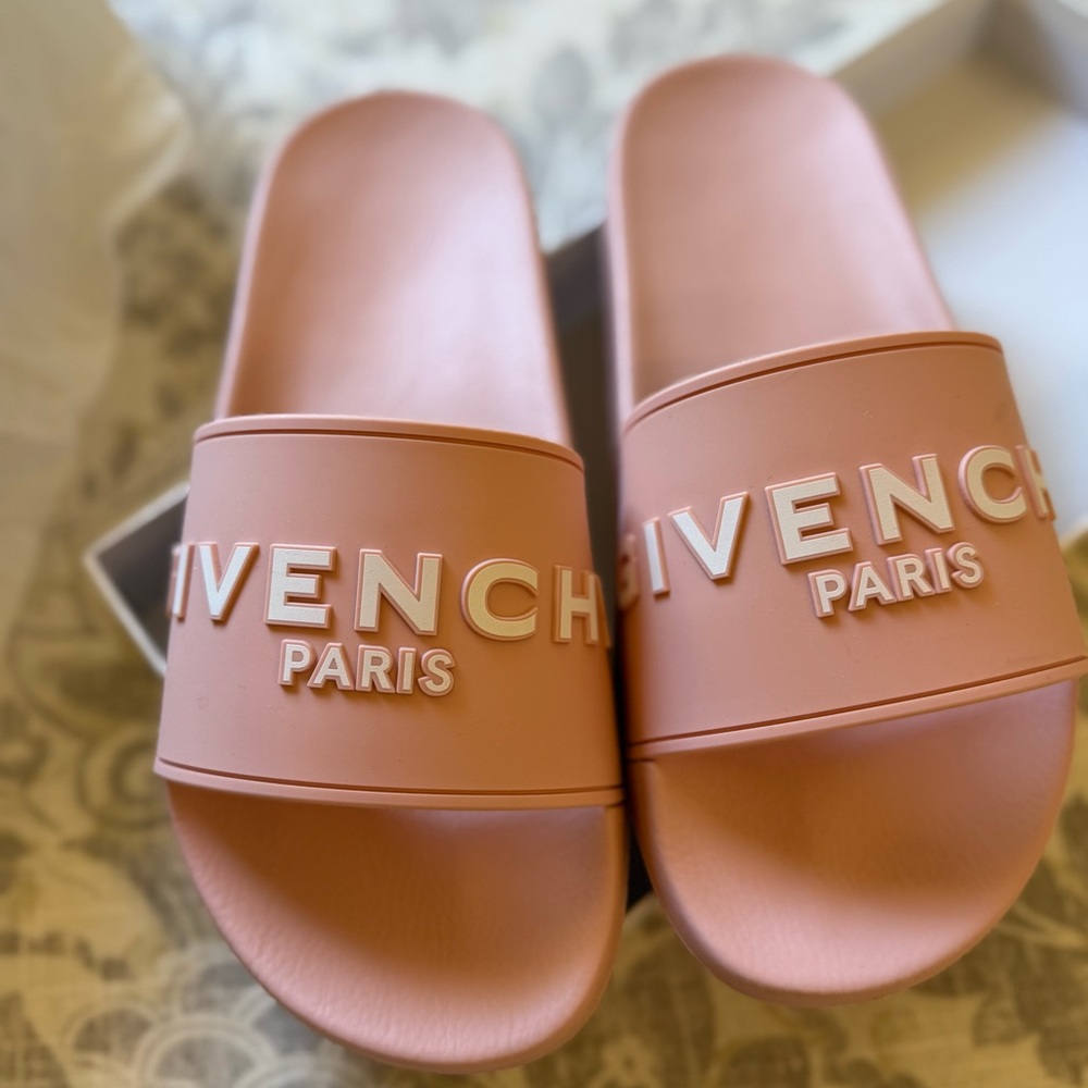 💯Authentic Givenchy Logo Slide Sandals in Nude Pink, size EU 39/US 9